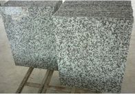 Kamienne płytki podłogowe z litego granitu, szare kamienne płyty z naturalnego granitu